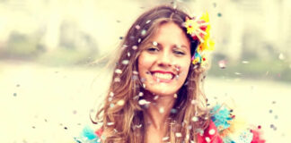 Os desfiles de Carnaval, repletos de muita alegria e folia