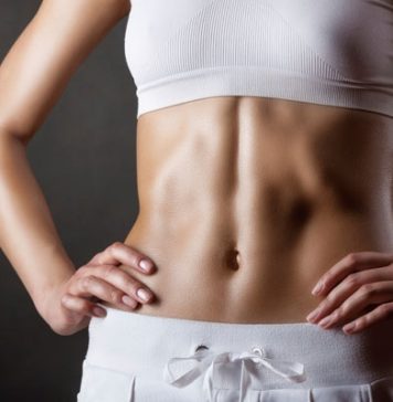 Tenha uma boa postura e diga adeus à barriguinha Foto: Thinkstock