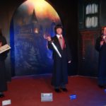 2 livros alusivos a Harry Potter escritos por J. K. Rowling LIvros alusivos a Harry Potter