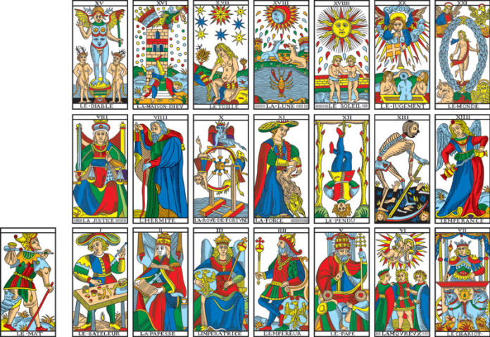 Saiba o que é um baralho de cartas de Tarot