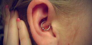 Piercing na orelha