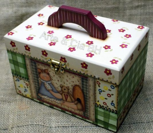 Decoupage em madeira