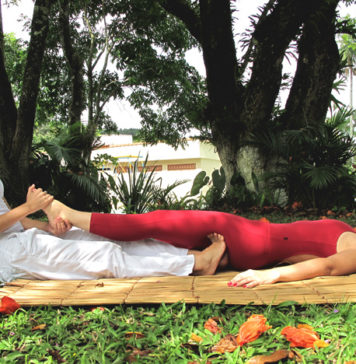 A massagem tailandesa Nuad-Borarn (Thai Yoga Massage)