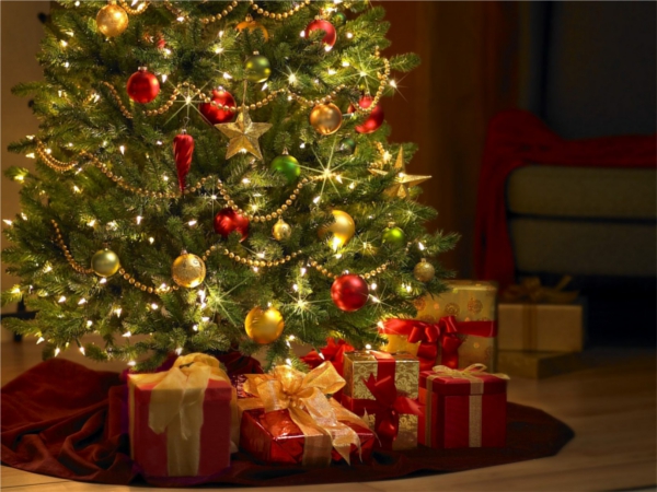 Árvore de Natal - decore a sua com alegria - Mulher Portuguesa