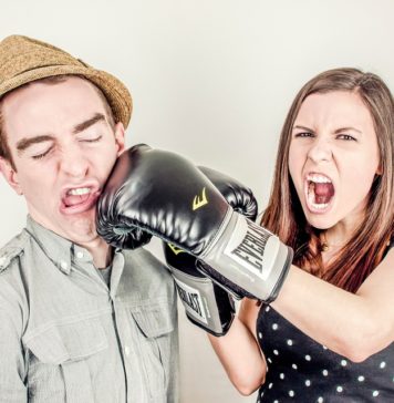 A base de um relacionamento é a comunicação entre o casal