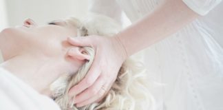 Como relaxar os músculos do pescoço