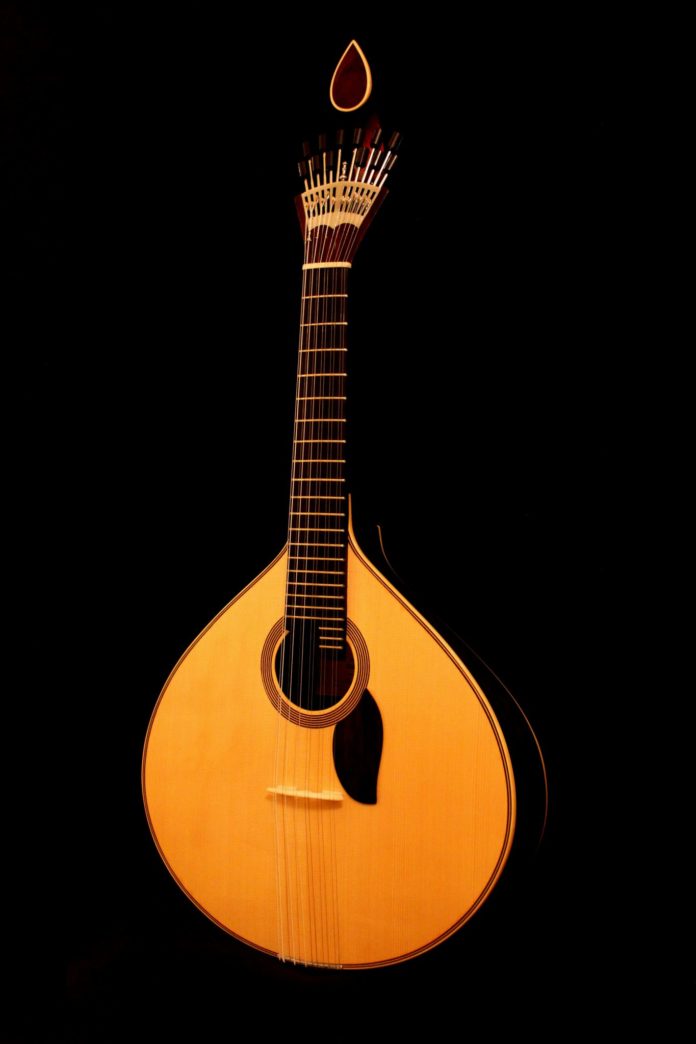 Voz do Fado 1830-1930 em Lisboa Guitarra portuguesa - coimbra