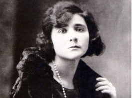 Açucenas para Florbela Espanca