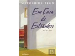 Em casa de estranhos de Margarida Brum