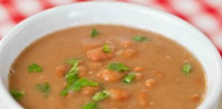 Receita de Sopa de feijão vermelho com couve galega