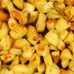 Receita de Batatas douradas no forno com molho picante