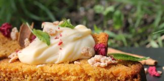 Receita de Bolo de cenoura com coco