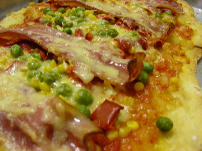 Receita de PIzza Pimentos e Bacon