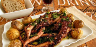 Polvo assado á Lagareiro com batatas a murro