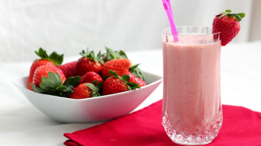 Batido De Morango Uma Das Bebidas Mais Populares Mulher Portuguesa