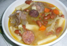 Sopa de couve com feijão