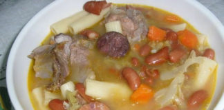Sopa de couve com feijão