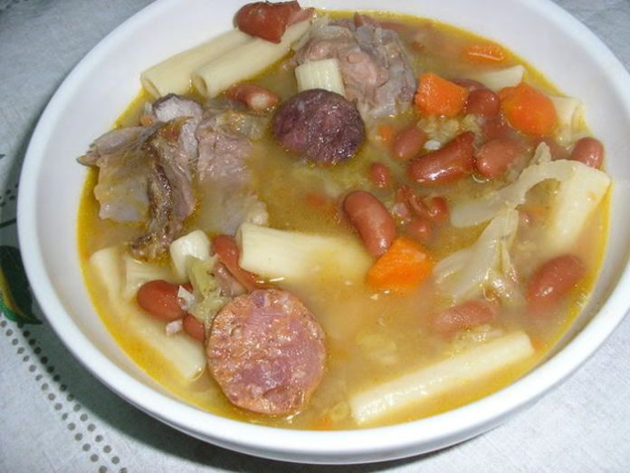 Sopa de couve com feijão