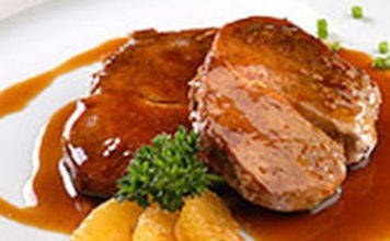 Lombo de porco com sumo de laranja