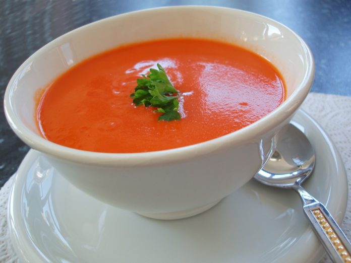 Creme de tomate e manjericão para bebé