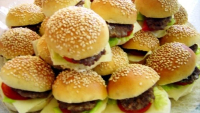 MIni hamburguer para festas