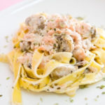 Tagliatelle com Salmão e Cogumelos