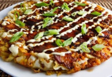 Okonomiyaki, pizza japonesa ou panqueca japonesa