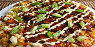 Okonomiyaki, pizza japonesa ou panqueca japonesa