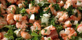 Receita da salada de camarão e queijo