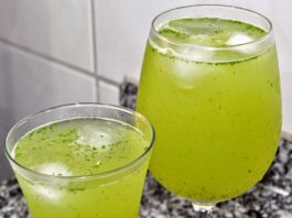 Suco energético de limão e cidreira