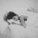 Qual a almofada mais adequada para a sua postura durante o sono?