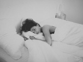 Qual a almofada mais adequada para a sua postura durante o sono?